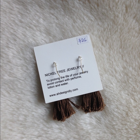 5 for $45 Gold and Brown Tassel Drop Earrings NWT - Picture 3 of 3